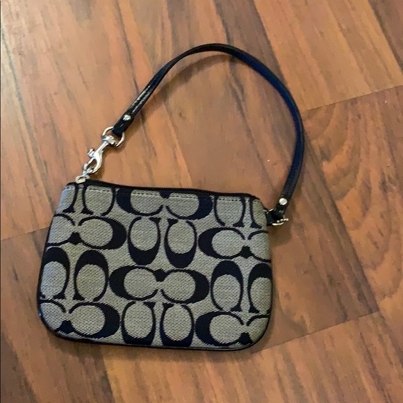 Coach Wristlet - Picture 3 of 4